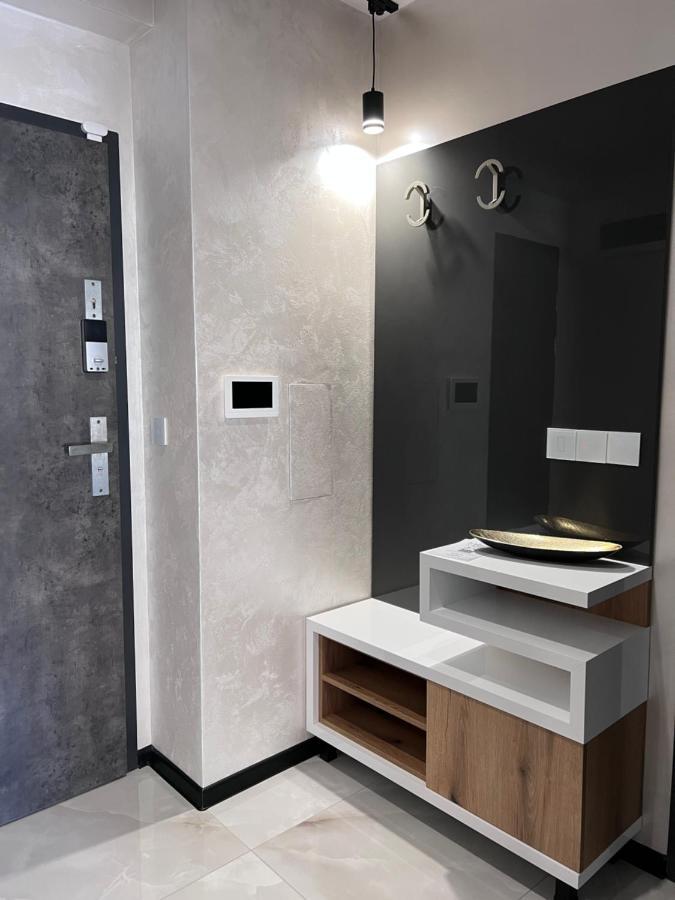 A-Brilliant, New! Spacious & Modern Apartment In Varna Whit Garage Buitenkant foto