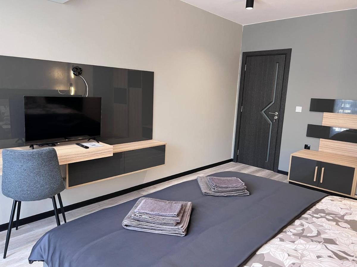 A-Brilliant, New! Spacious & Modern Apartment In Varna Whit Garage Buitenkant foto