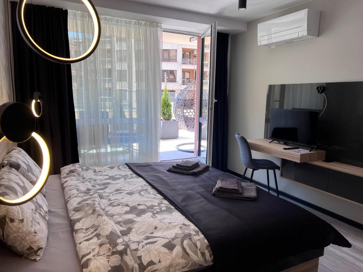 A-Brilliant, New! Spacious & Modern Apartment In Varna Whit Garage Buitenkant foto
