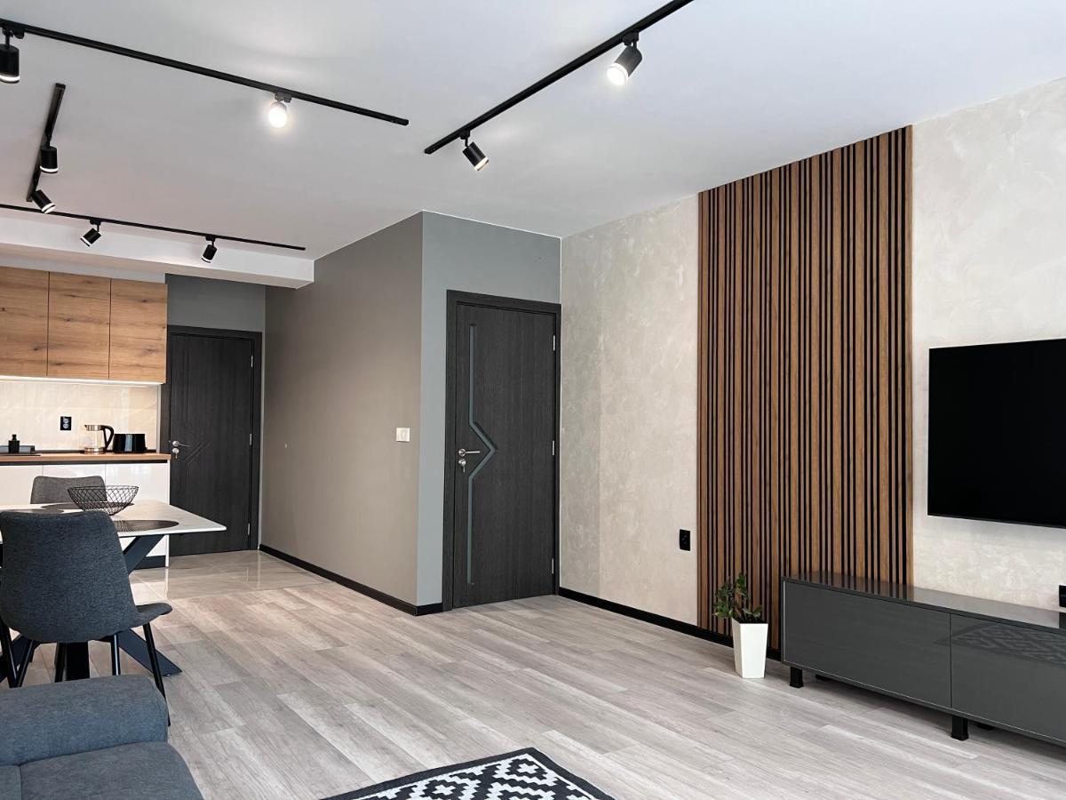 A-Brilliant, New! Spacious & Modern Apartment In Varna Whit Garage Buitenkant foto