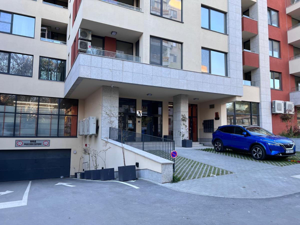 A-Brilliant, New! Spacious & Modern Apartment In Varna Whit Garage Buitenkant foto